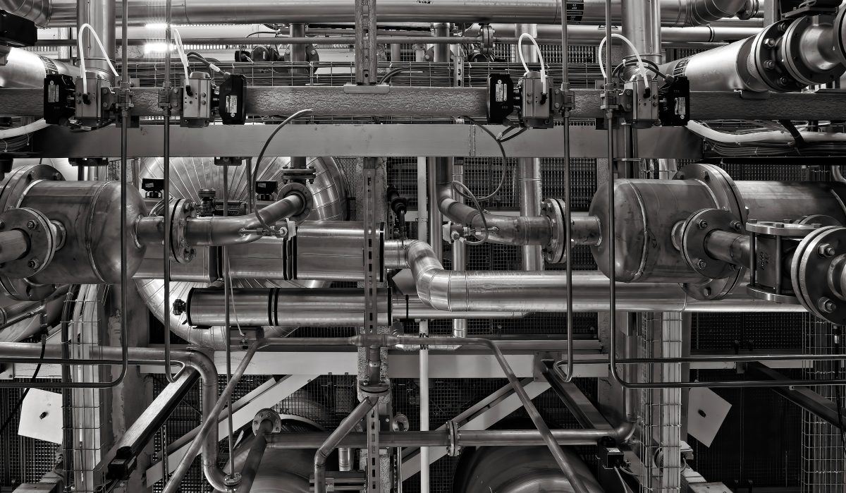 Ingegneria elettrostrumentale Oil & Gas in una raffineria in esercizio